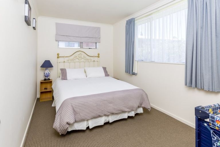 Photo of property in 17 Ranch Place, Pukekohe, 2120