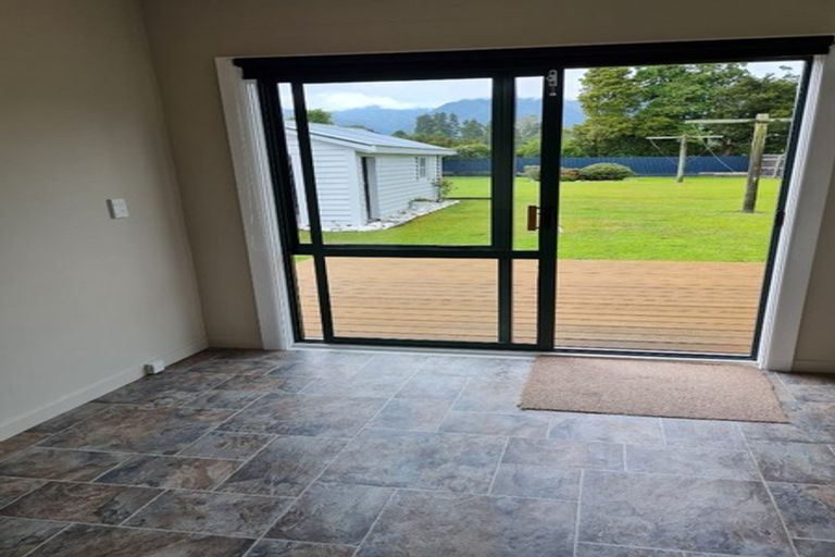 Photo of property in 7 Roberts Street, Whataroa, 7886