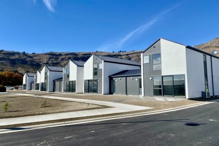 Photo of property in 4 Wheatsheaf Lane, Arrowtown, 9371