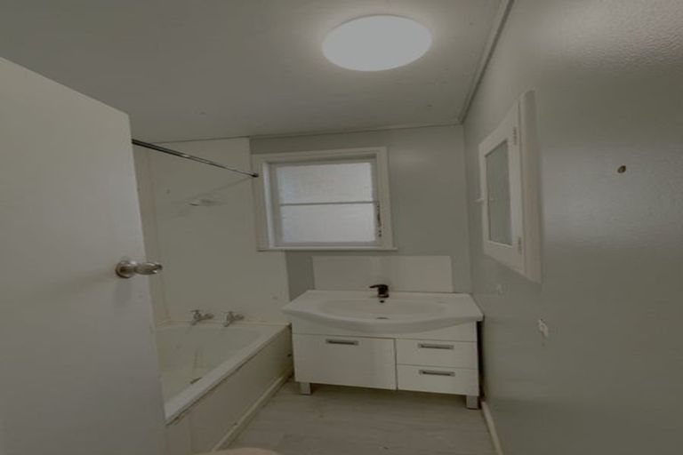 Photo of property in 53 Paul Crescent, Fairfield, Hamilton, 3214