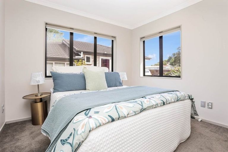 Photo of property in 54 Sherrybrooke Place, Sunnyvale, Auckland, 0612