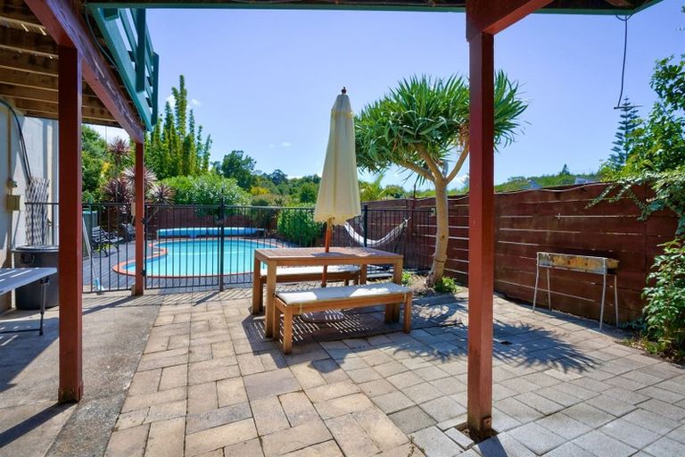 Photo of property in 3 Valdese Rise, Browns Bay, Auckland, 0630