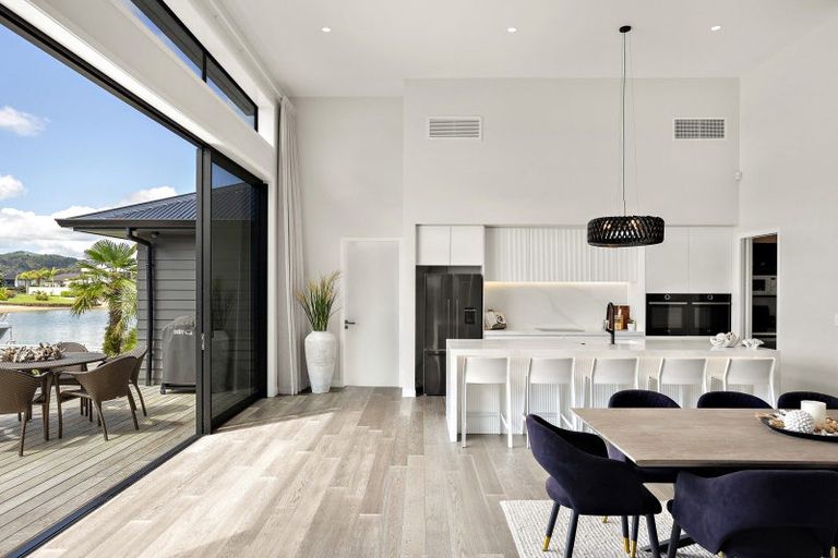 Photo of property in 13 Awatea Drive, Whitianga, 3510