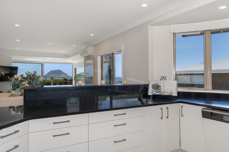 Photo of property in 3 Seaview Road, Otumoetai, Tauranga, 3110