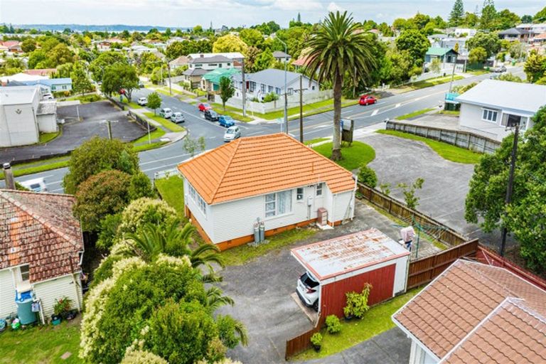 Photo of property in 308 Great North Road, Henderson, Auckland, 0612