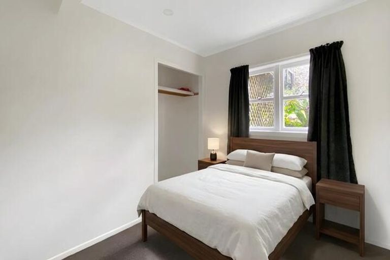 Photo of property in 24 Marie Crescent, Te Atatu South, Auckland, 0610