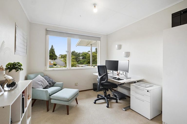 Photo of property in 3 Granby Place, Westown, New Plymouth, 4310