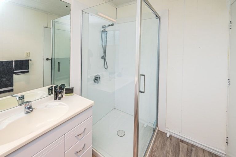 Photo of property in 2 Photinia Place, Aramoho, Whanganui, 4500