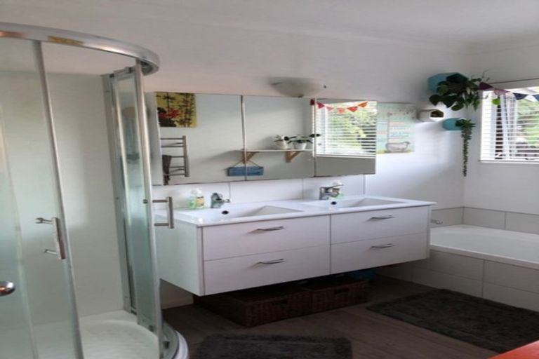 Photo of property in 6 Armitage Place, Tuakau, 2121