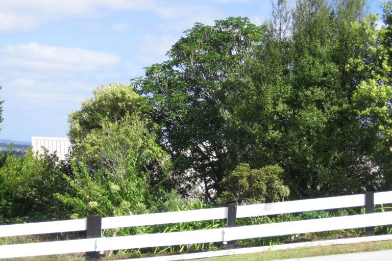 Photo of property in 25 Hadfield Street, Beach Haven, Auckland, 0626