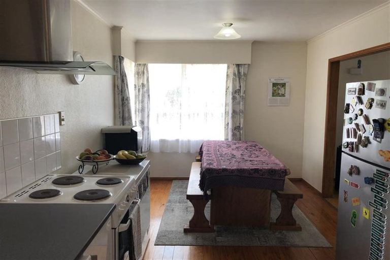 Photo of property in 19 Gossamer Drive, Pakuranga Heights, Auckland, 2010