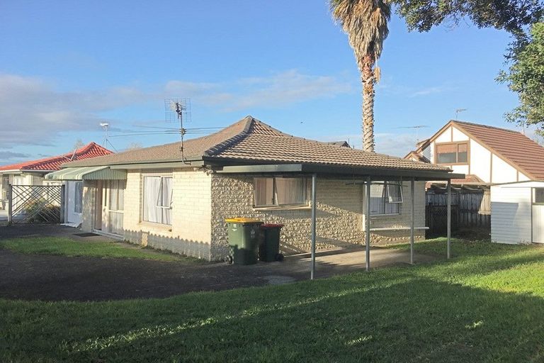 Photo of property in 2/11 Rapallo Place, Farm Cove, Auckland, 2012