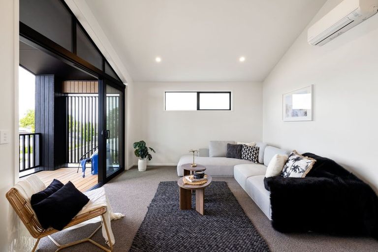 Photo of property in 4/3 Huia Avenue, Forest Lake, Hamilton, 3200