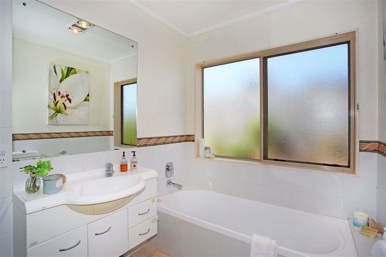 Photo of property in 35a Youngs Road, Papakura, 2110