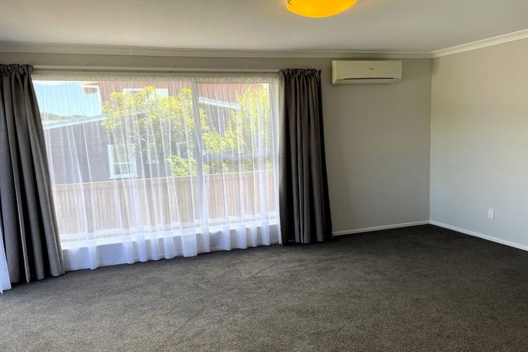 Photo of property in 104 Lantana Road, Green Bay, Auckland, 0604