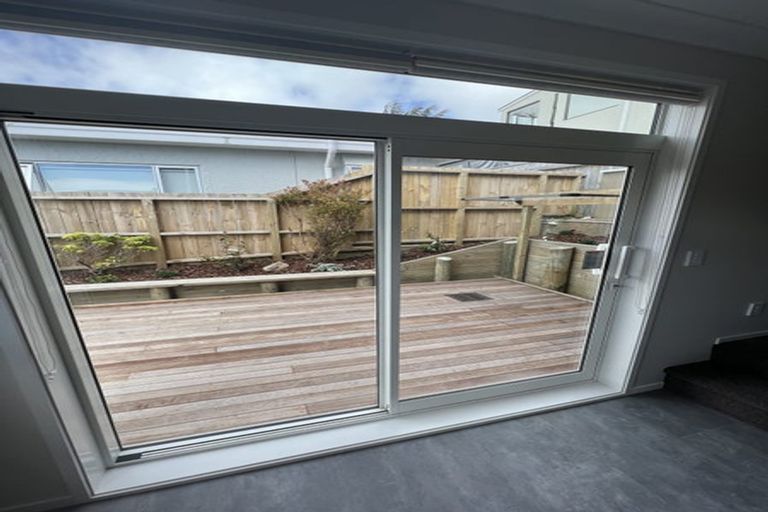 Photo of property in 28b Mana Esplanade, Paremata, Porirua, 5026