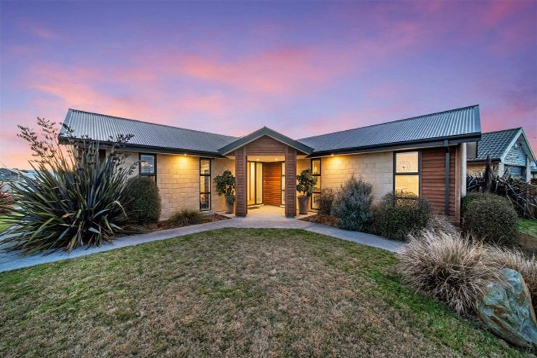 Photo of property in 2 Claremont Crescent, Amberley, 7410