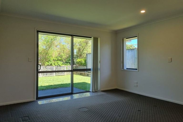 Photo of property in 19 Fernbrook Drive, Hurworth, New Plymouth, 4310