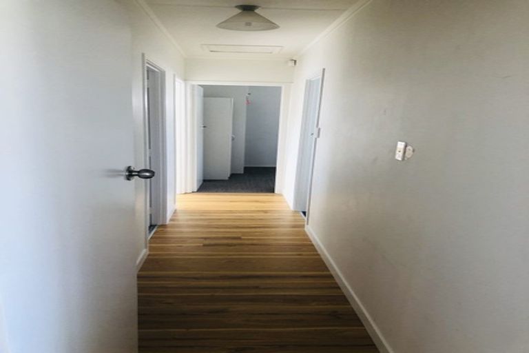 Photo of property in 11 Velma Road, Hillcrest, Auckland, 0627