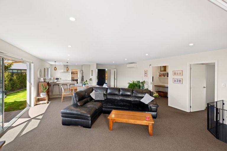 Photo of property in 50 Burnham School Road, Rolleston, 7614