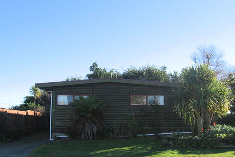 Photo of property in 85 Norfolk Crescent, Otaki Beach, Otaki, 5512