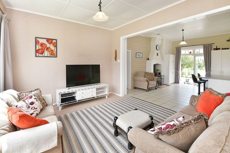 Photo of property in 333 South Head Road, South Head, Helensville, 0874