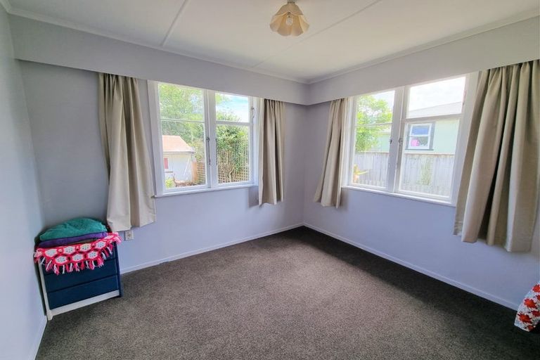 Photo of property in 27 Galway Avenue, Hokowhitu, Palmerston North, 4410