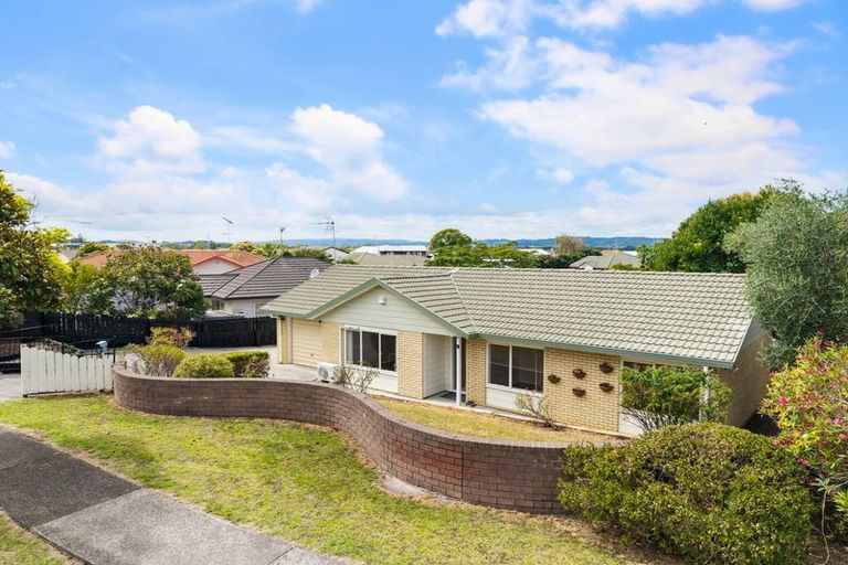 Photo of property in 1 Skelton Avenue, Randwick Park, Auckland, 2105