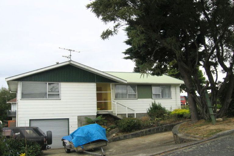 Photo of property in 41 Aniseed Grove, Timberlea, Upper Hutt, 5018