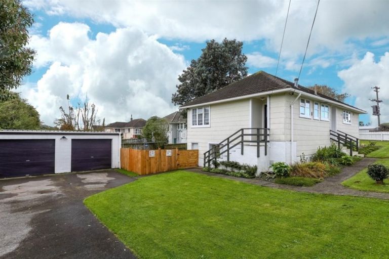 Photo of property in 43 Woodleigh Street, Frankleigh Park, New Plymouth, 4310