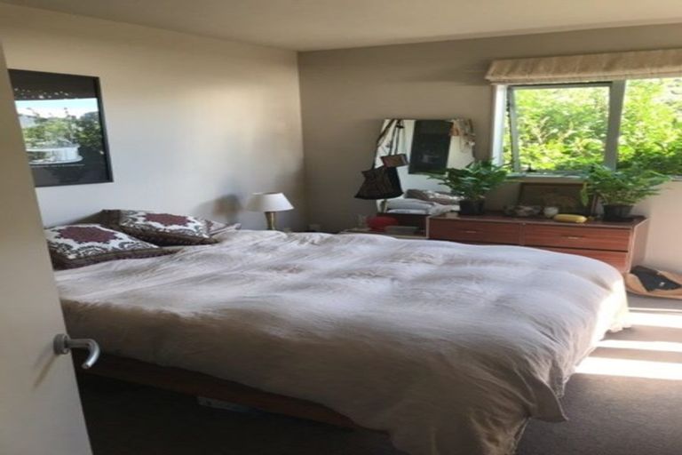 Photo of property in 100e Karepa Street, Brooklyn, Wellington, 6021