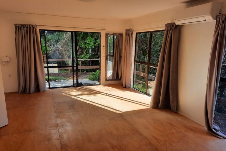 Photo of property in 23 Pluto Place, Beach Haven, Auckland, 0626