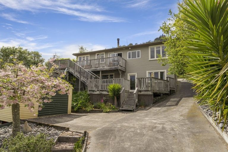 Photo of property in 92 Milton Terrace, Picton, 7220