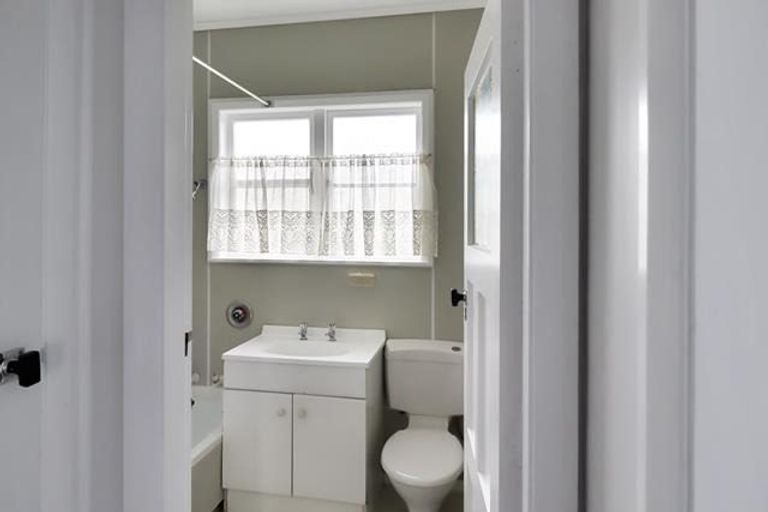 Photo of property in 26 Naenae Road, Naenae, Lower Hutt, 5011