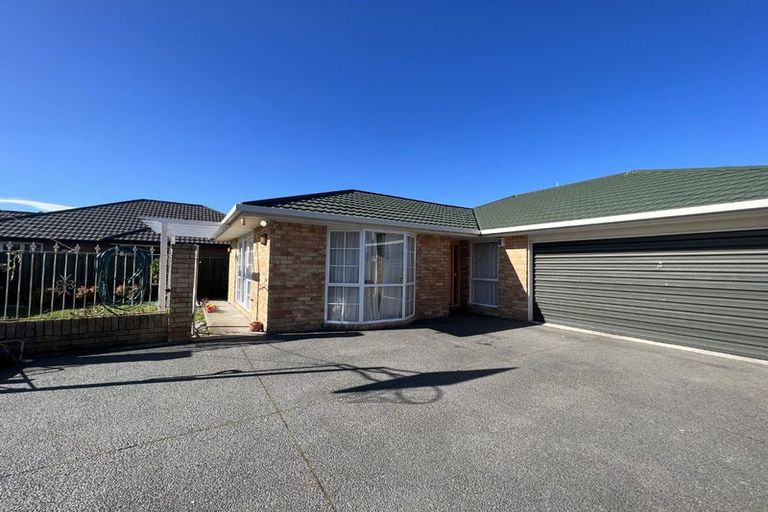 Photo of property in 8a Avonhead Road, Avonhead, Christchurch, 8042