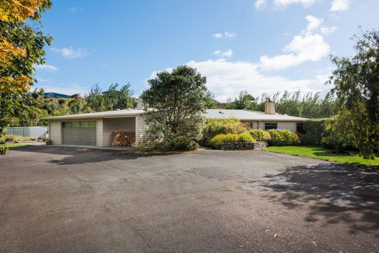 Photo of property in 291 Napier Road, Kelvin Grove, Palmerston North, 4470