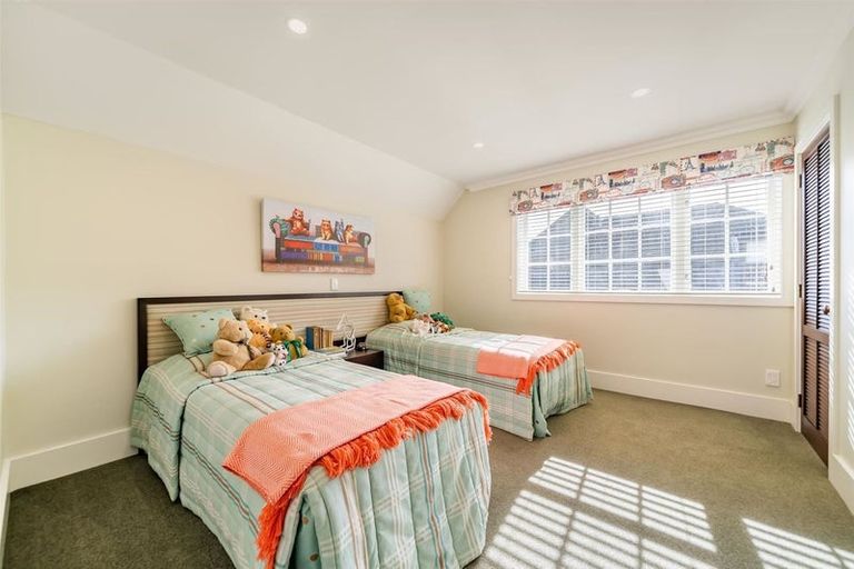 Photo of property in 33 Saint Columbans Grove, Boulcott, Lower Hutt, 5010