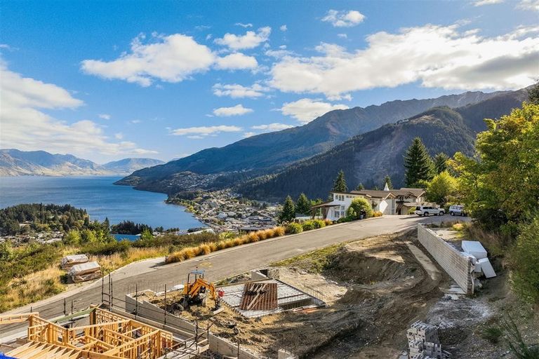 Photo of property in 26 Vancouver Drive, Queenstown, 9300
