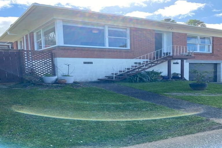 Photo of property in 1/12 Gladys Avenue, Glenfield, Auckland, 0629