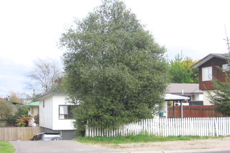 Photo of property in 2/17 Kotare Street, Hilltop, Taupo, 3330