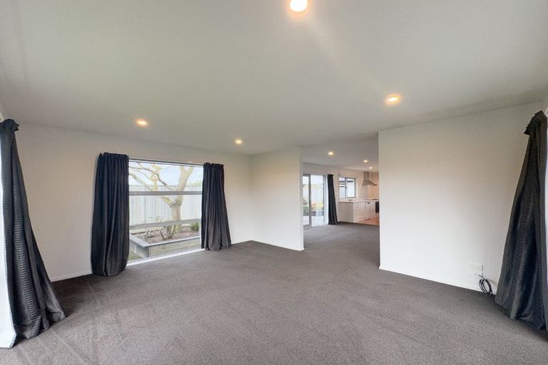 Photo of property in 20 Sequoia Way, Rangiora, 7400