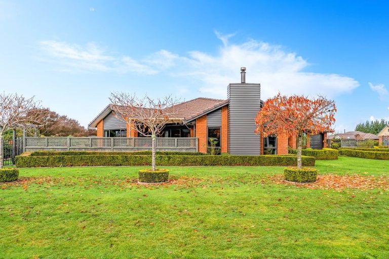 Photo of property in 20 Carrington Drive, Carterton, 5713