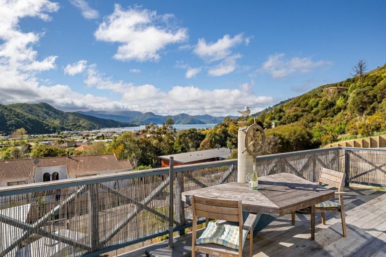 Photo of property in 45 Boons Valley Road, Waikawa, Picton, 7220