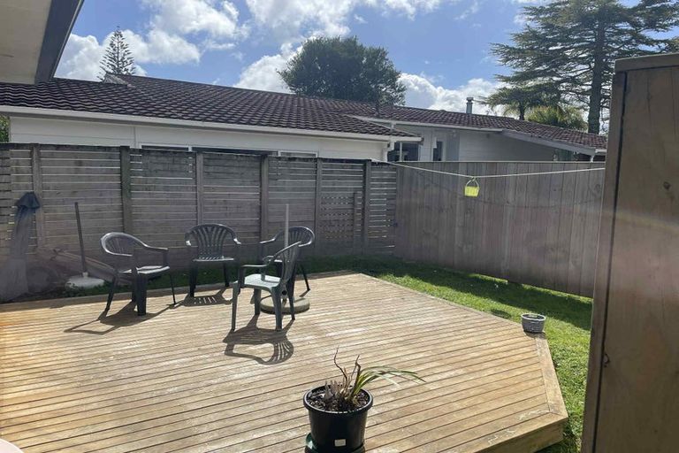Photo of property in 48a Normanton Street, Glenfield, Auckland, 0629