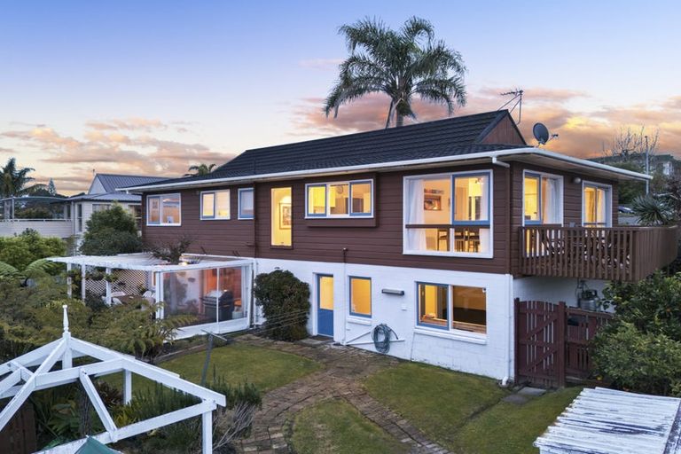 Photo of property in 51 Spence Road, Henderson, Auckland, 0612