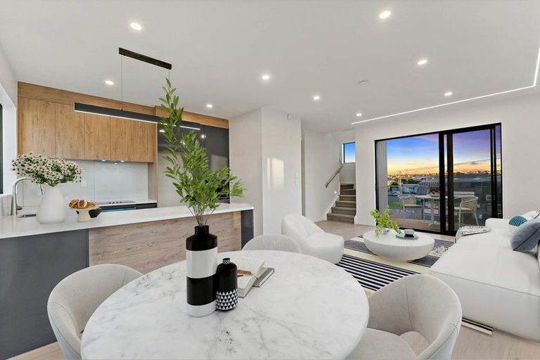 Photo of property in 3/16 Binsted Road, New Lynn, Auckland, 0600