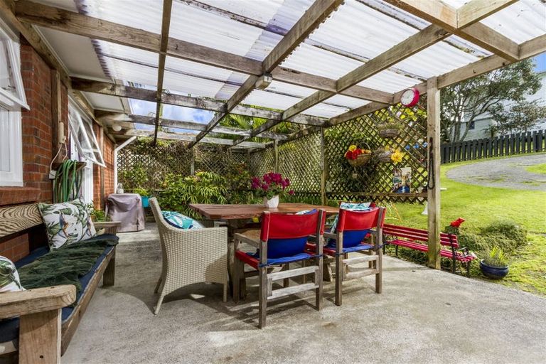 Photo of property in 10 Almadale Place, Hillcrest, Auckland, 0627