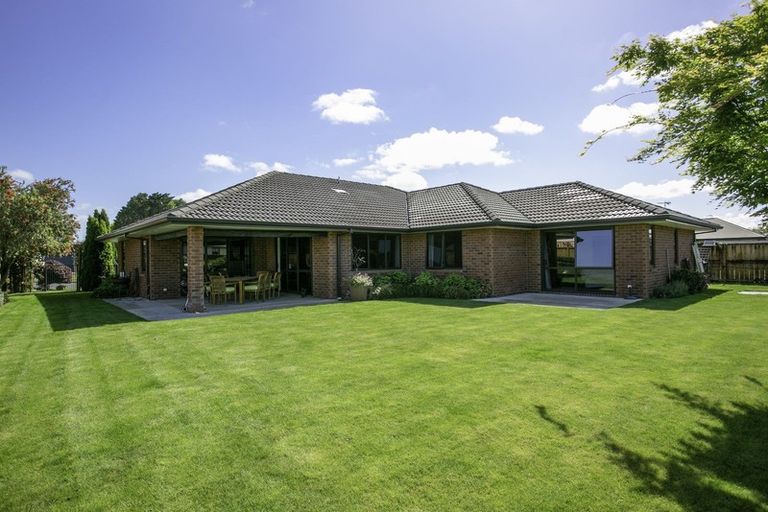 Photo of property in 15 Twin Willow Close, Cambridge, 3434