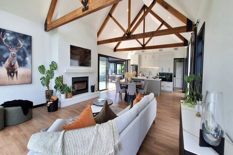 Photo of property in 46 Harry Dreadon Road, Opaheke, Papakura, 2584