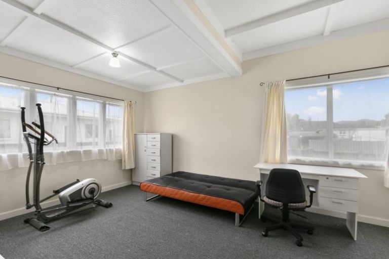 Photo of property in 16 Merton Street, Trentham, Upper Hutt, 5018